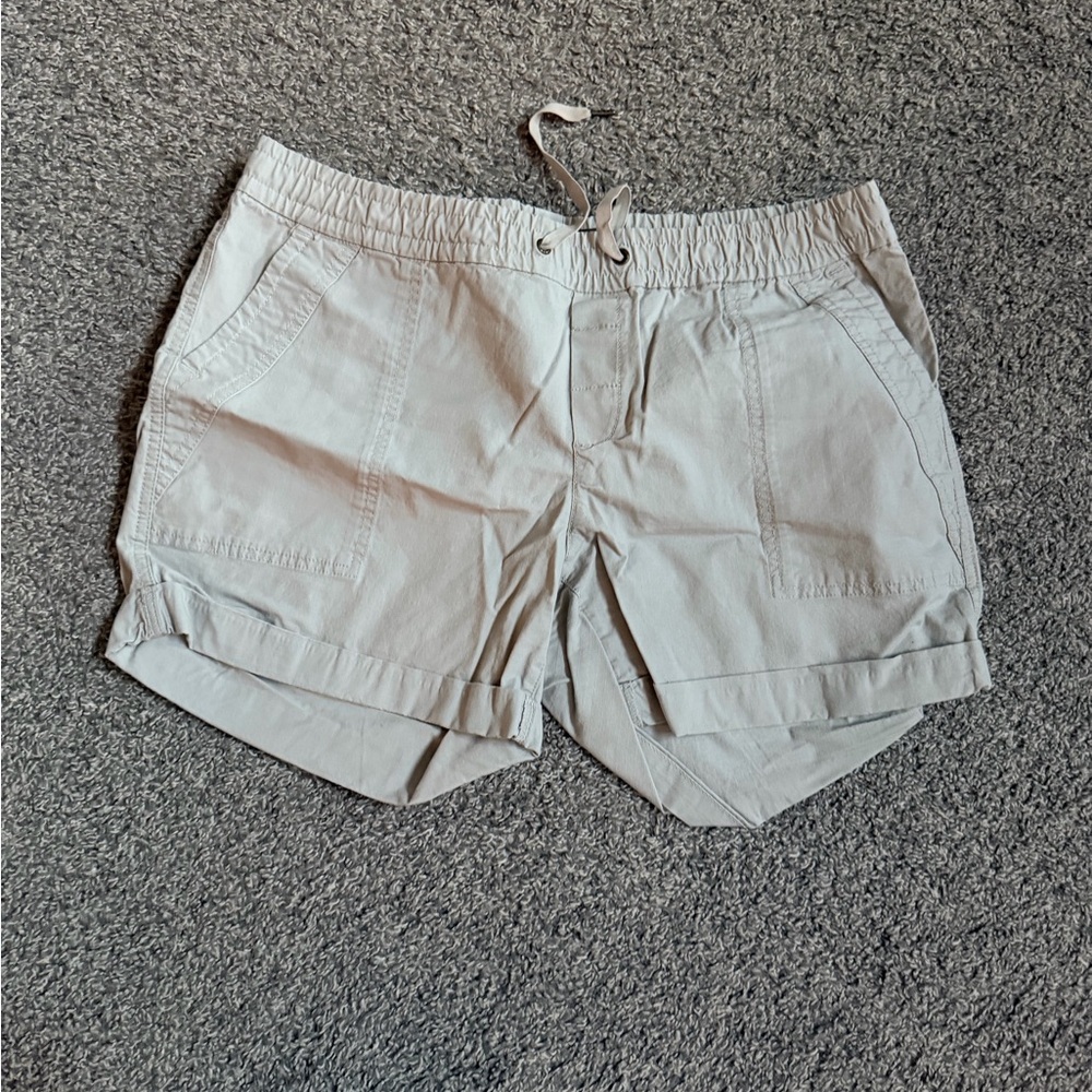 Eddie Bauer Ladies Casual Khaki Pull On Shorts Sz 14